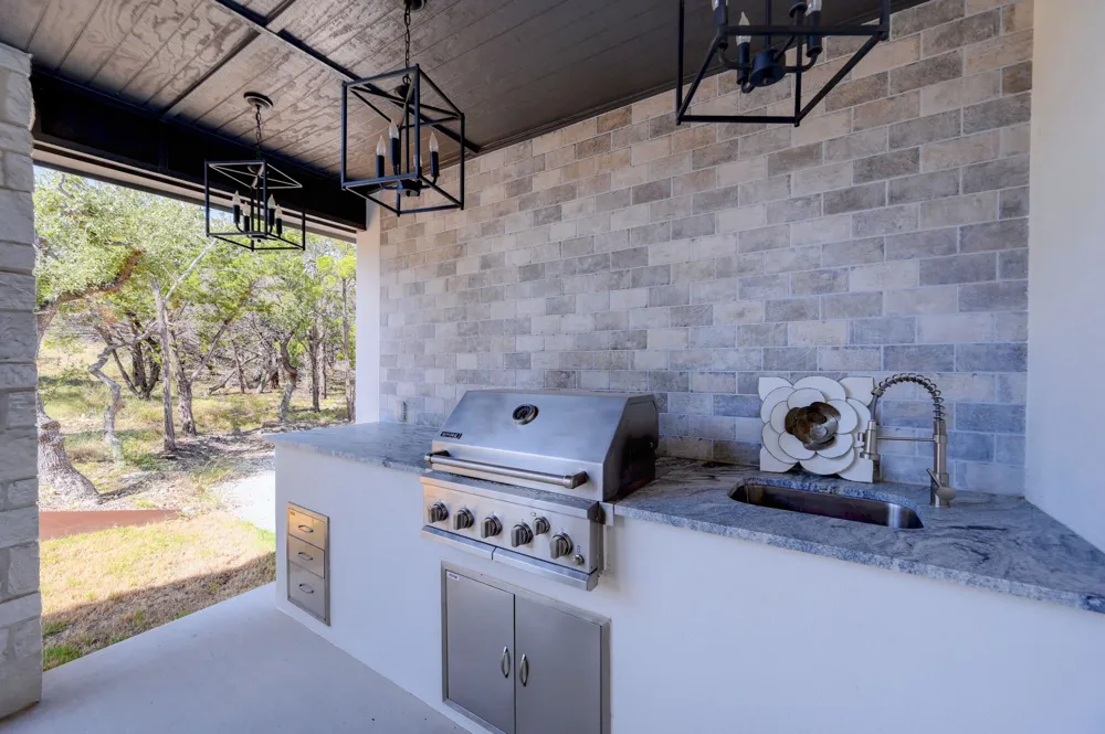 252 Kellog Fischer, TX 78623