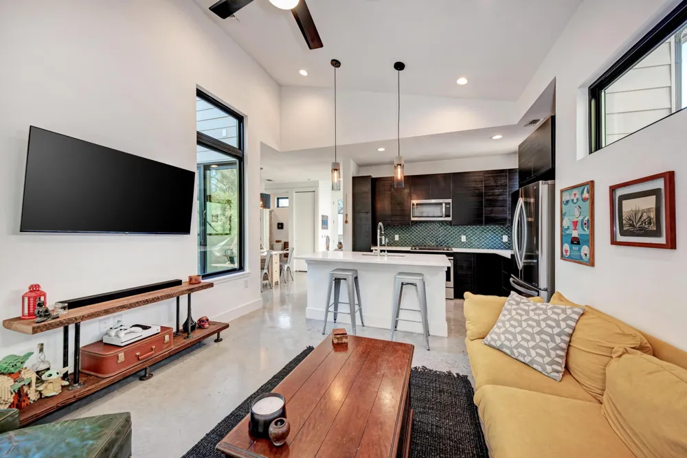 1205 Deloney Street #B Austin, TX 78721