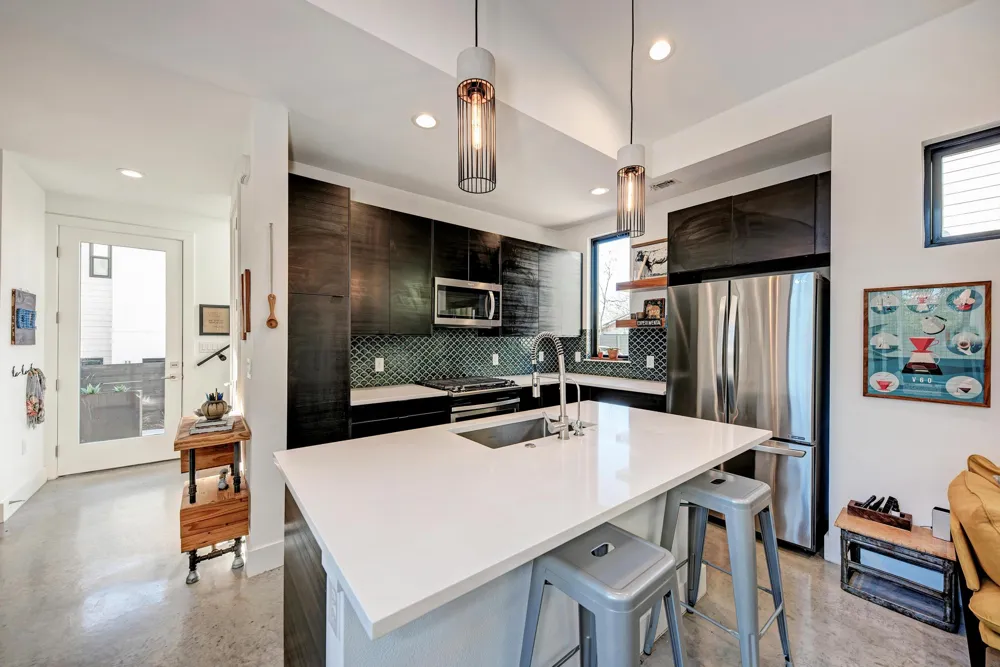 1205 Deloney Street #B Austin, TX 78721