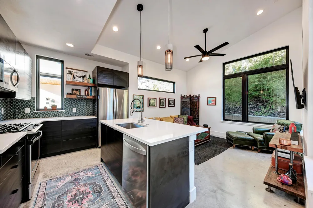 1205 Deloney Street #B Austin, TX 78721
