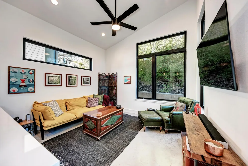 1205 Deloney Street #B Austin, TX 78721
