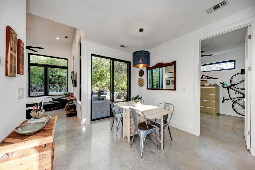 1205 Deloney Street #B Austin, TX 78721
