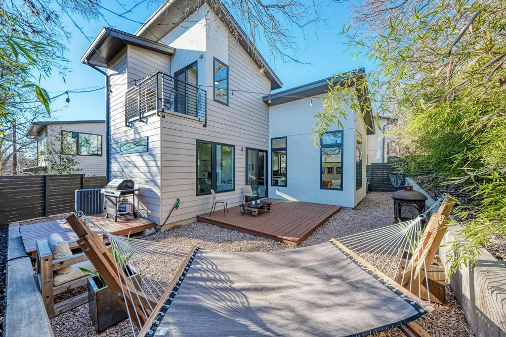 1205 Deloney Street #B Austin, TX 78721