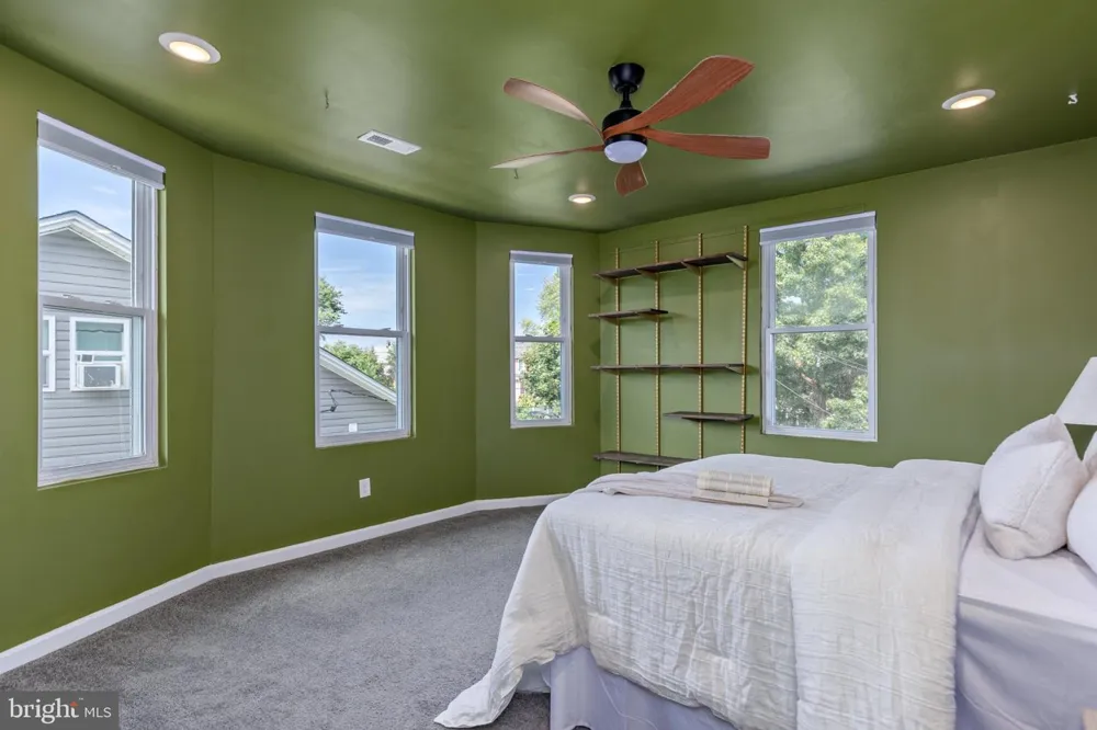 2910 BAYONNE AVENUE Baltimore, MD 21214