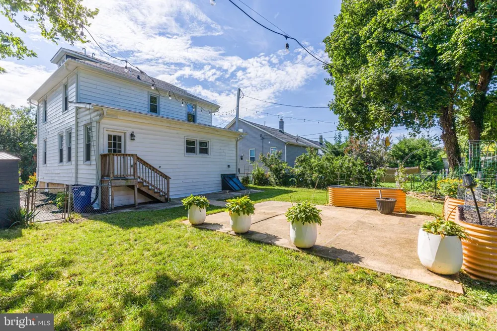2910 BAYONNE AVENUE Baltimore, MD 21214