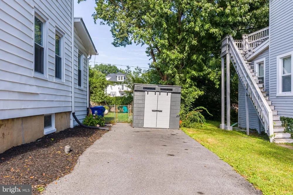 2910 BAYONNE AVENUE Baltimore, MD 21214