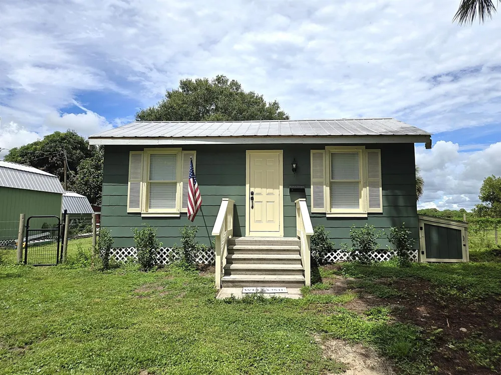 2219 County Road 721 Loop Moore Haven, FL 33471