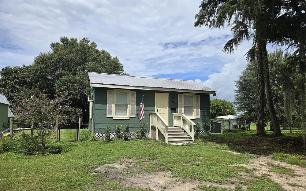2219 County Road 721 Loop Moore Haven, FL 33471