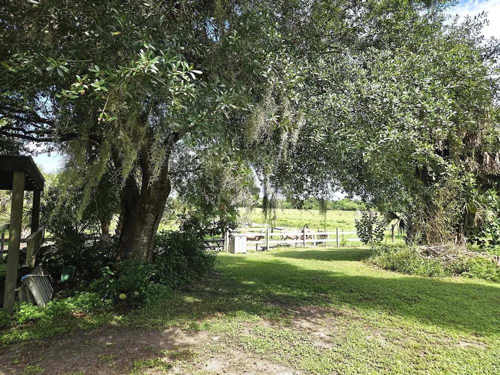 2219 County Road 721 Loop Moore Haven, FL 33471