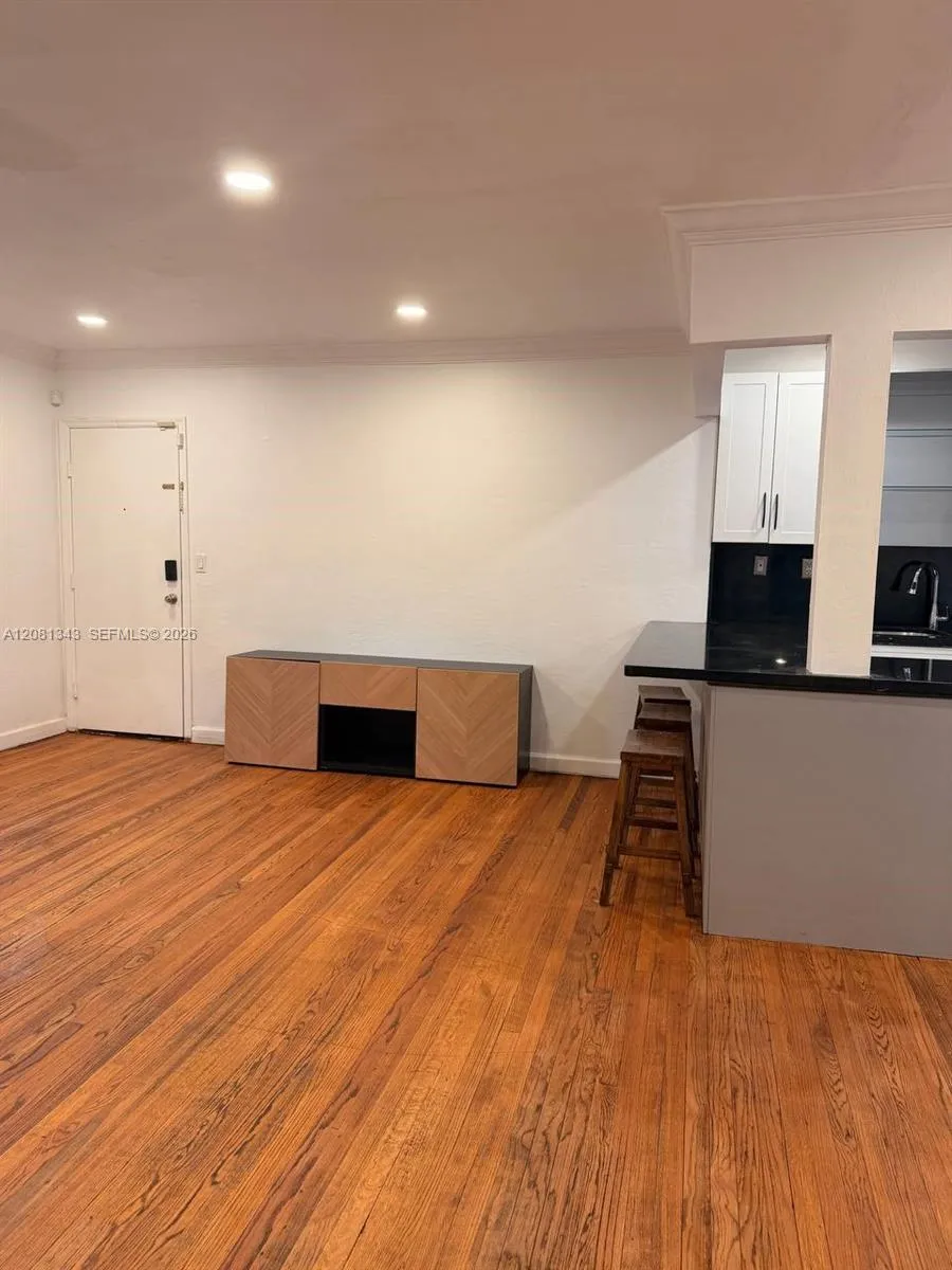 7715 SW 57th Ave #3 Miami, FL 33143