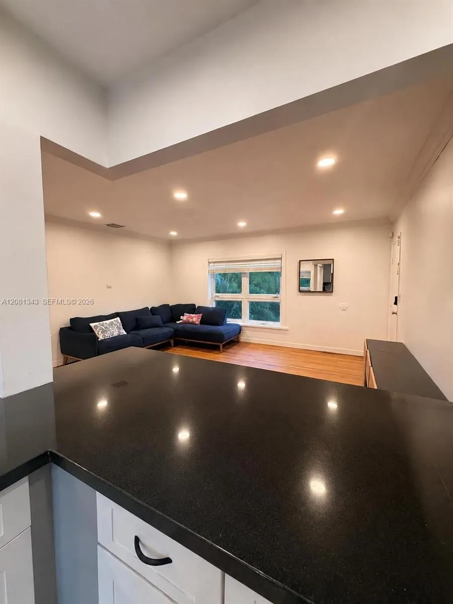 7715 SW 57th Ave #3 Miami, FL 33143