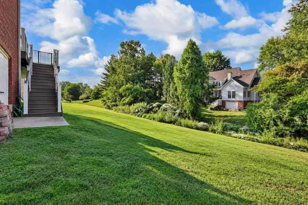 3009 Edgemont Dr Clarksville, TN 37043