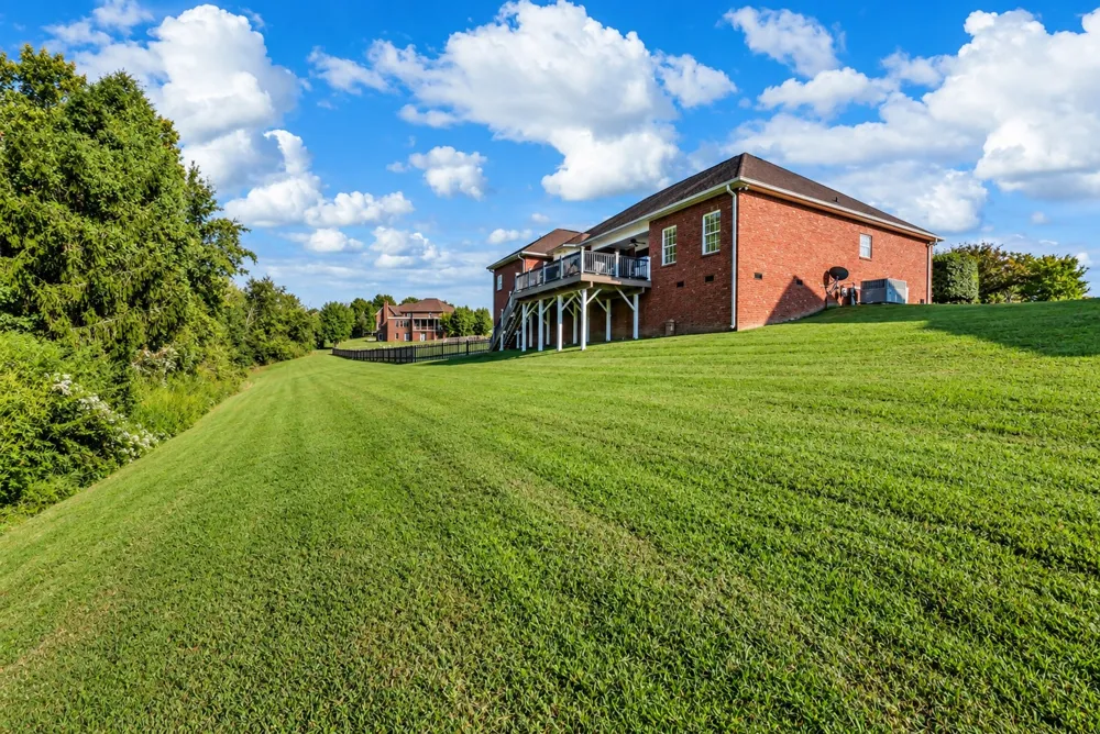 3009 Edgemont Dr Clarksville, TN 37043