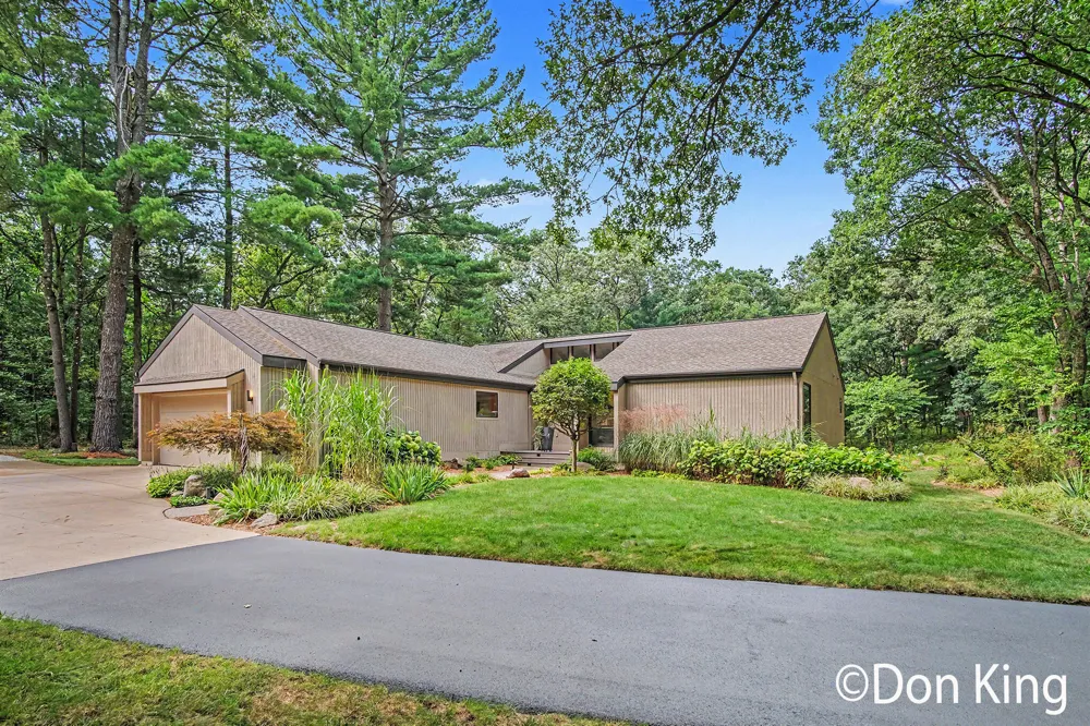 9020 Bailey Drive NE Ada Township, MI 49301