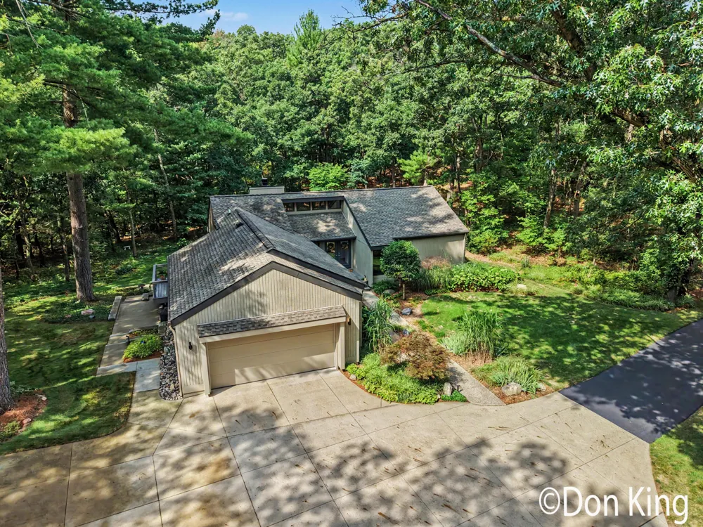 9020 Bailey Drive NE Ada Township, MI 49301