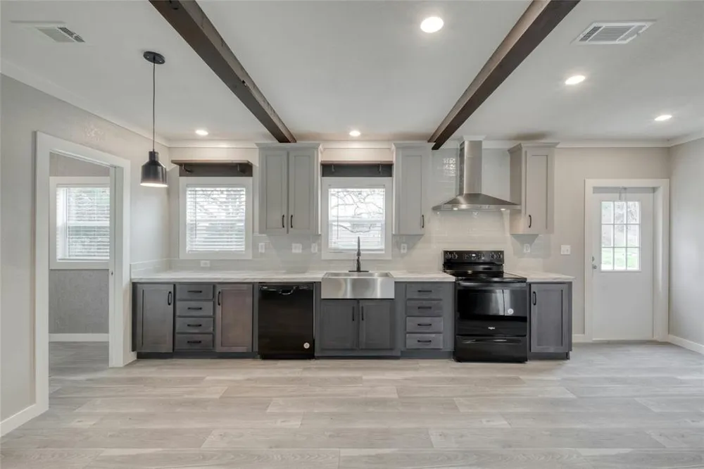 176 Whispering Pines Drive Bastrop, TX 78602
