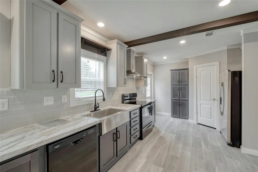 176 Whispering Pines Drive Bastrop, TX 78602