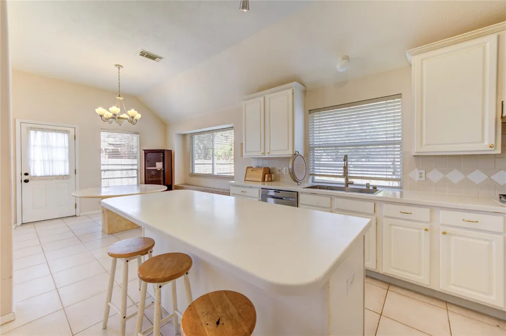 465 Corridor Way Stafford, TX 77477