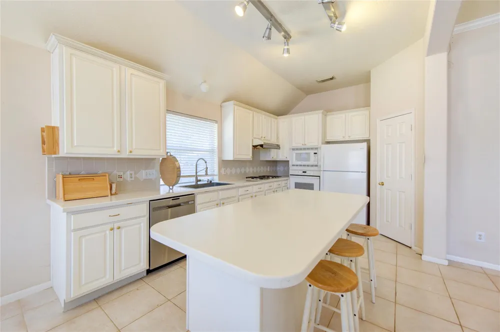 465 Corridor Way Stafford, TX 77477