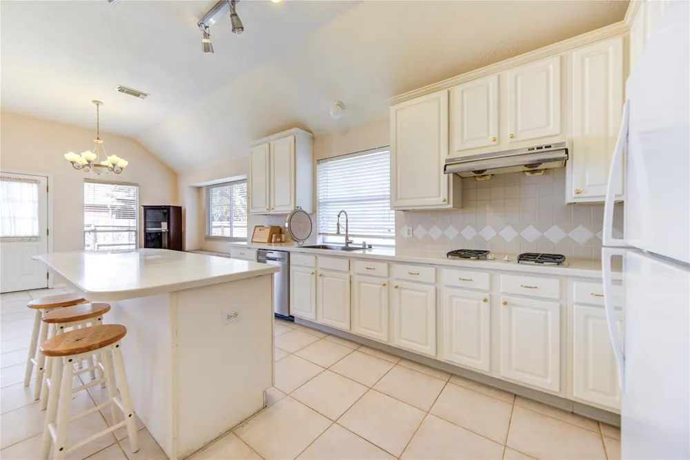 465 Corridor Way Stafford, TX 77477