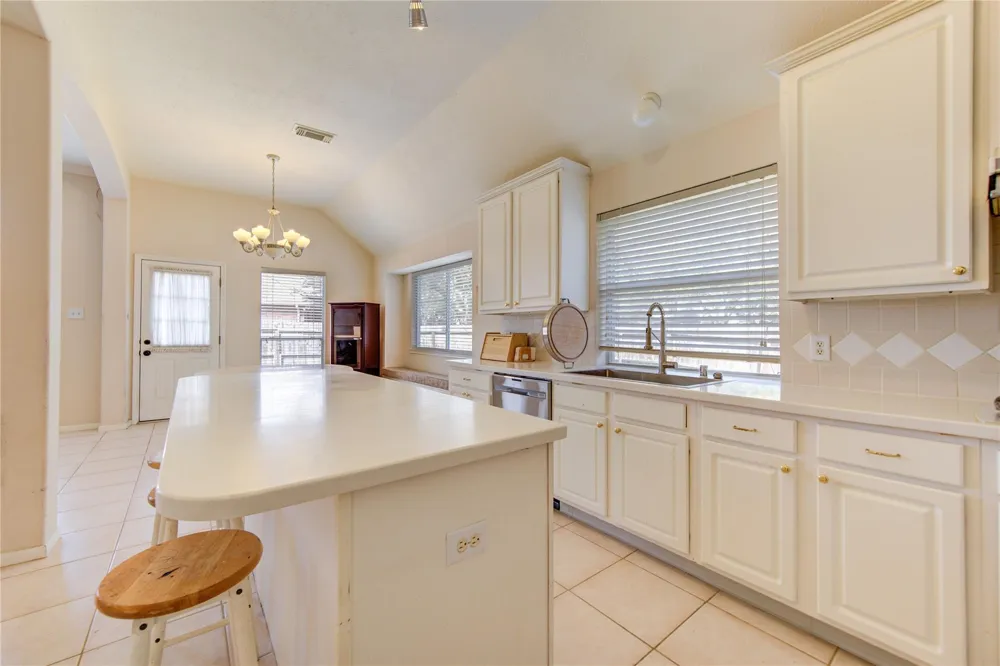 465 Corridor Way Stafford, TX 77477