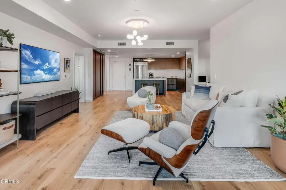 39 S Los Robles Avenue #5016 Pasadena, CA 91101