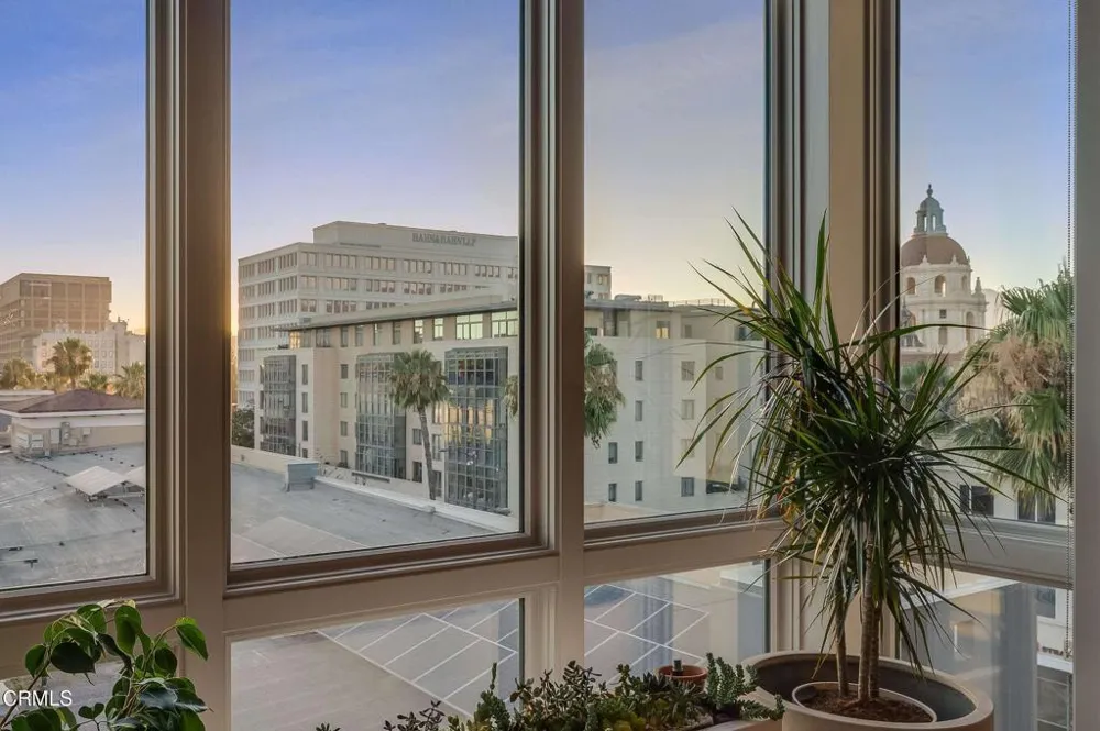 39 S Los Robles Avenue #5016 Pasadena, CA 91101