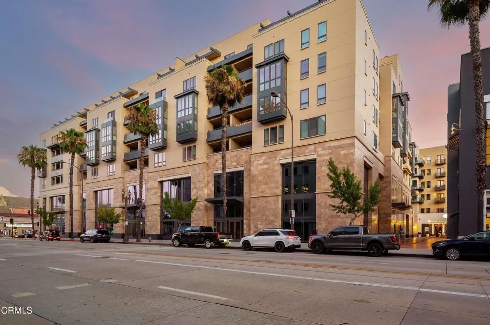 39 S Los Robles Avenue #5016 Pasadena, CA 91101