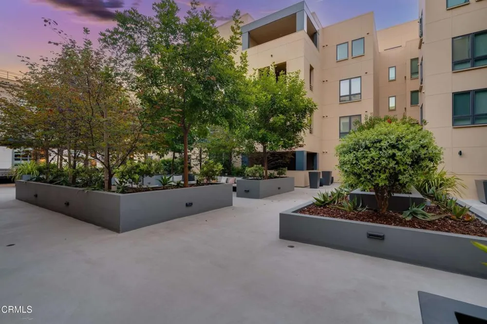39 S Los Robles Avenue #5016 Pasadena, CA 91101