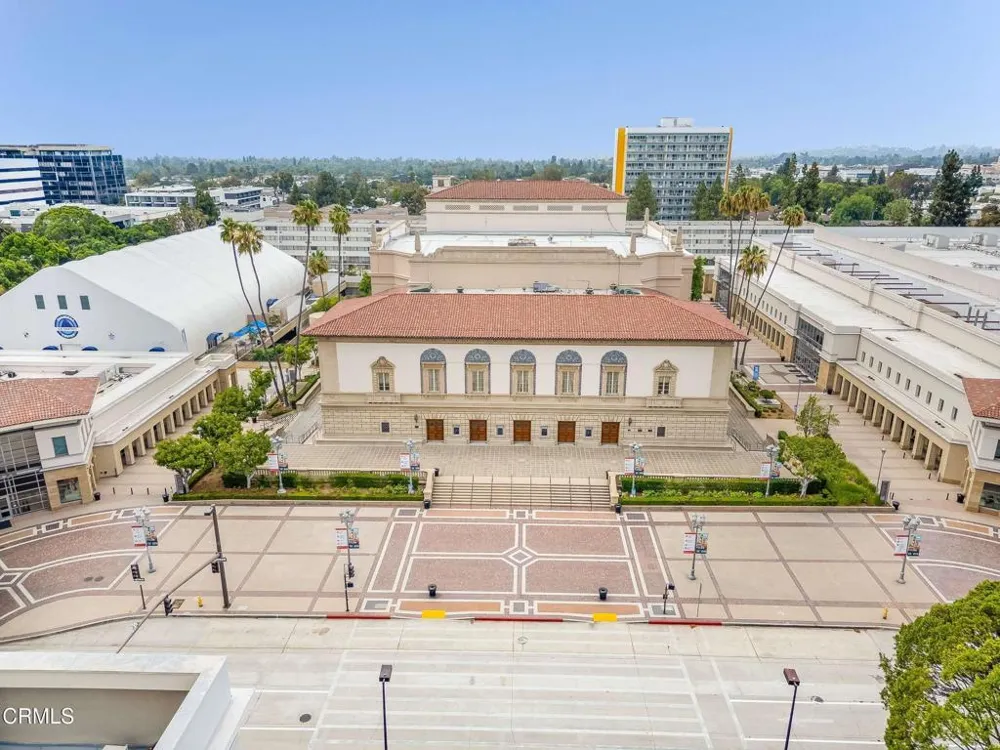 39 S Los Robles Avenue #5016 Pasadena, CA 91101