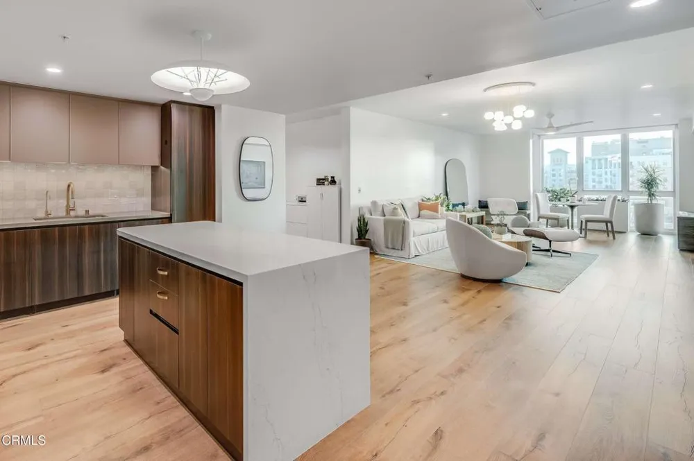 39 S Los Robles Avenue #5016 Pasadena, CA 91101