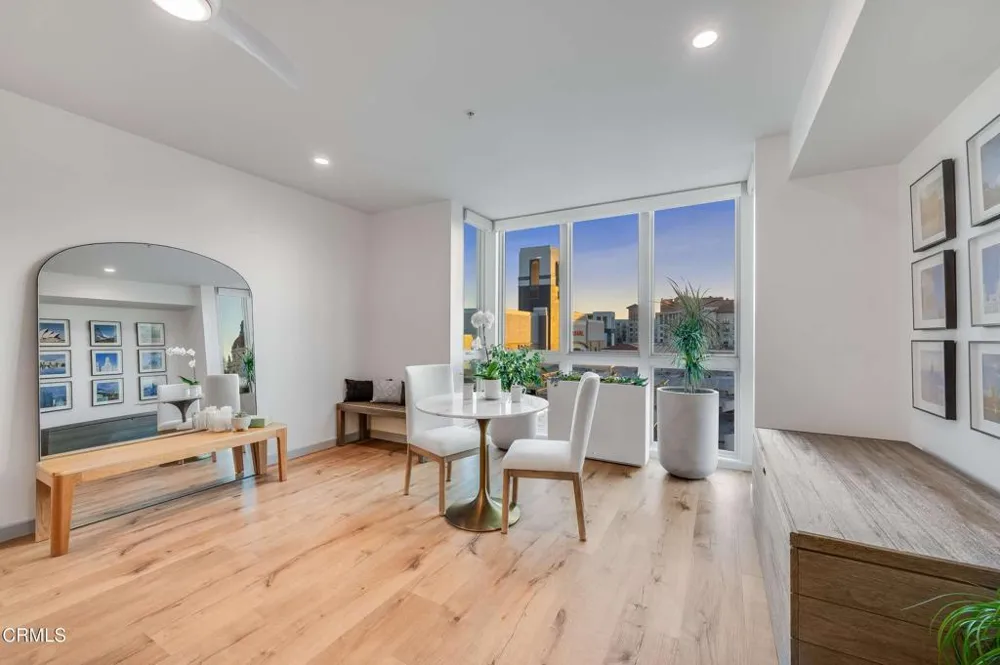 39 S Los Robles Avenue #5016 Pasadena, CA 91101
