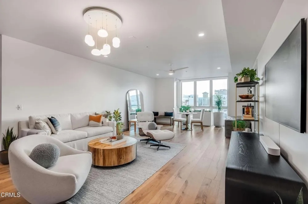 39 S Los Robles Avenue #5016 Pasadena, CA 91101
