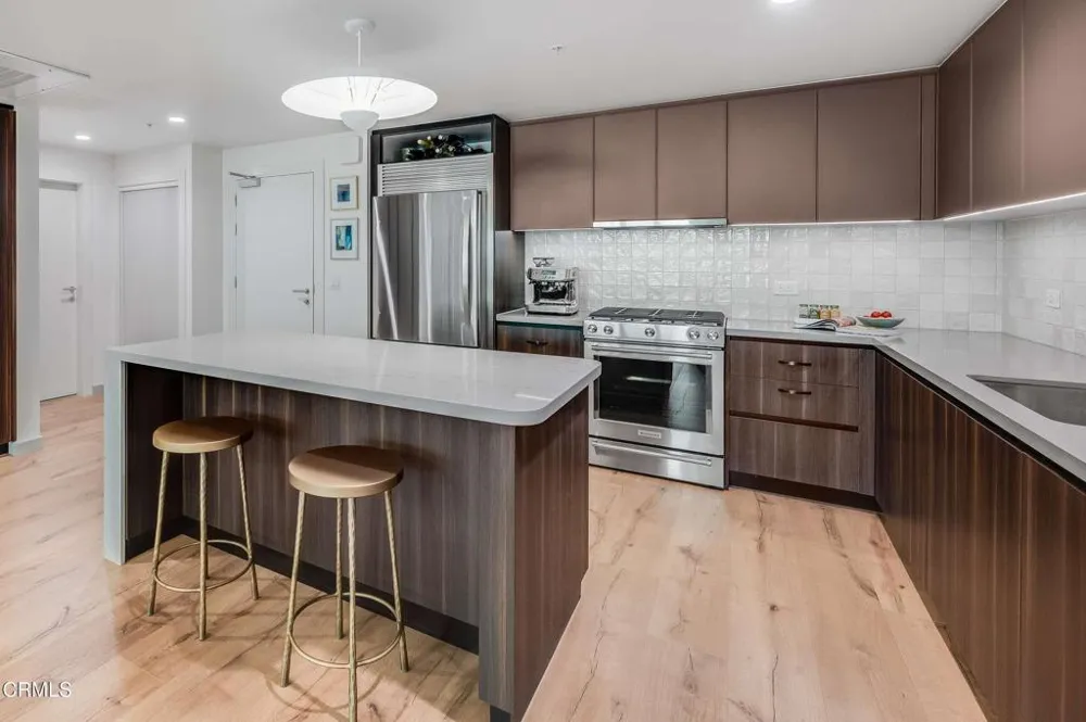 39 S Los Robles Avenue #5016 Pasadena, CA 91101