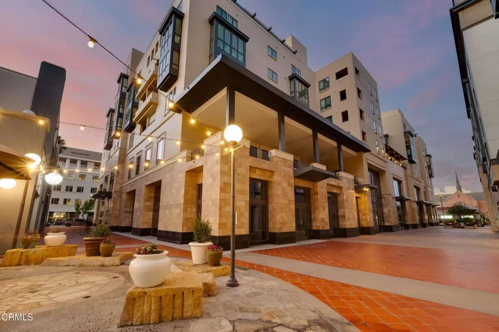39 S Los Robles Avenue #5016 Pasadena, CA 91101