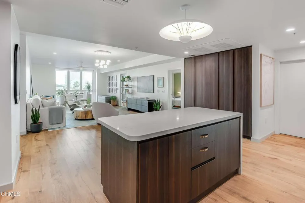 39 S Los Robles Avenue #5016 Pasadena, CA 91101