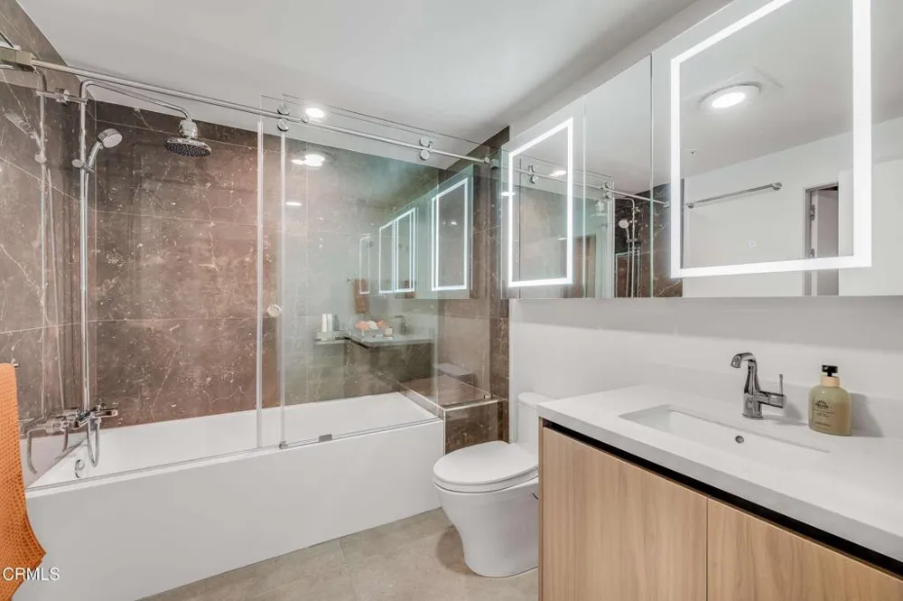 39 S Los Robles Avenue #5016 Pasadena, CA 91101