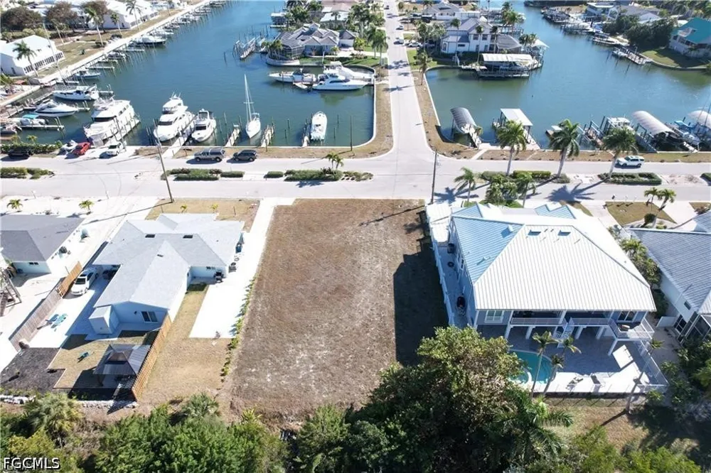 Siesta Drive Fort Myers Beach, FL 33931