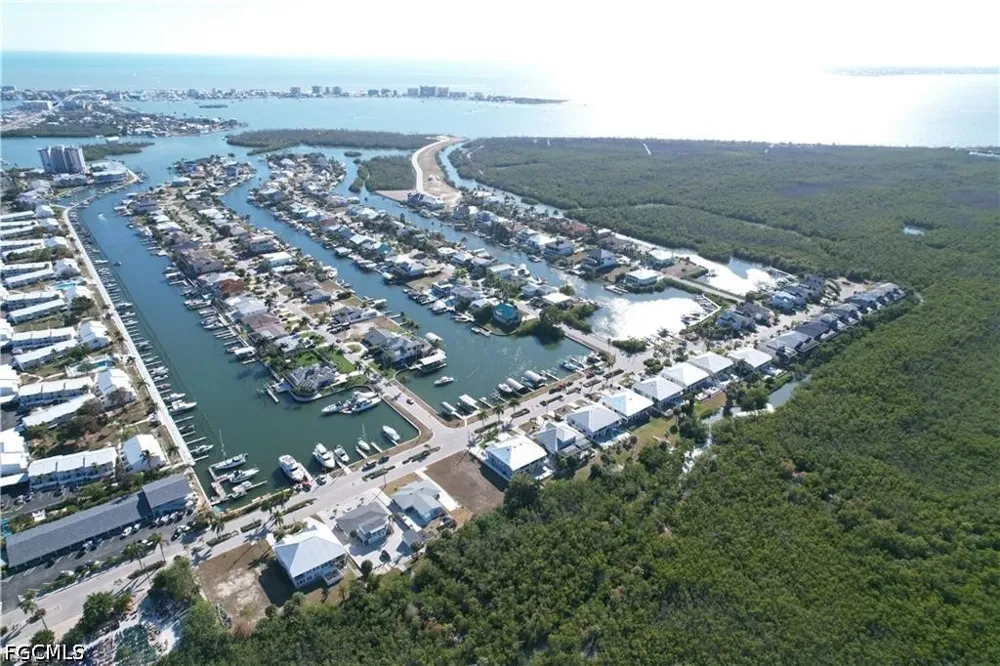 Siesta Drive Fort Myers Beach, FL 33931