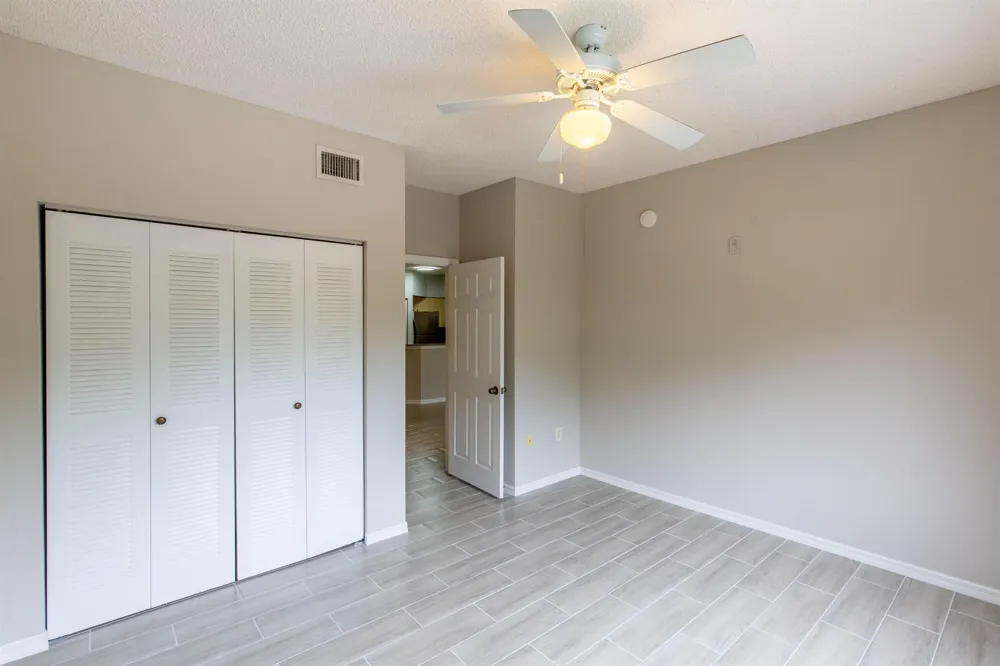 350 Crestwood Circle #203 Royal Palm Beach, FL 33411
