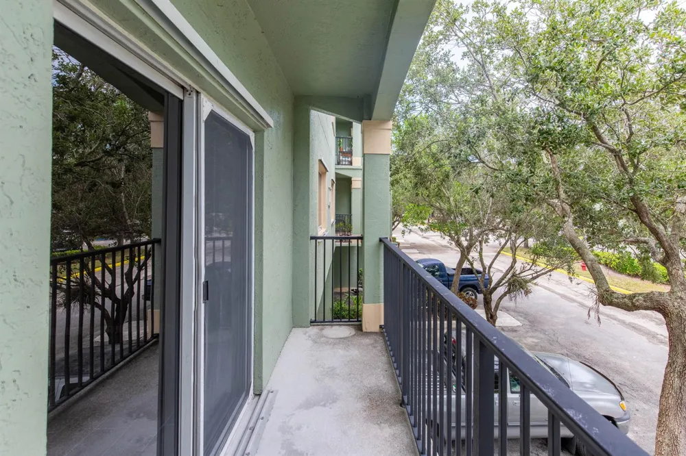 350 Crestwood Circle #203 Royal Palm Beach, FL 33411