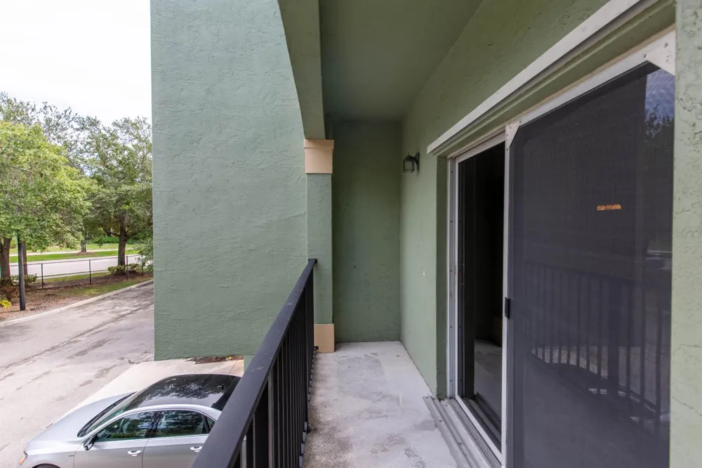 350 Crestwood Circle #203 Royal Palm Beach, FL 33411