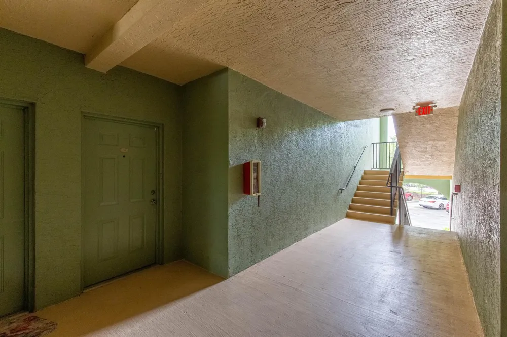 350 Crestwood Circle #203 Royal Palm Beach, FL 33411