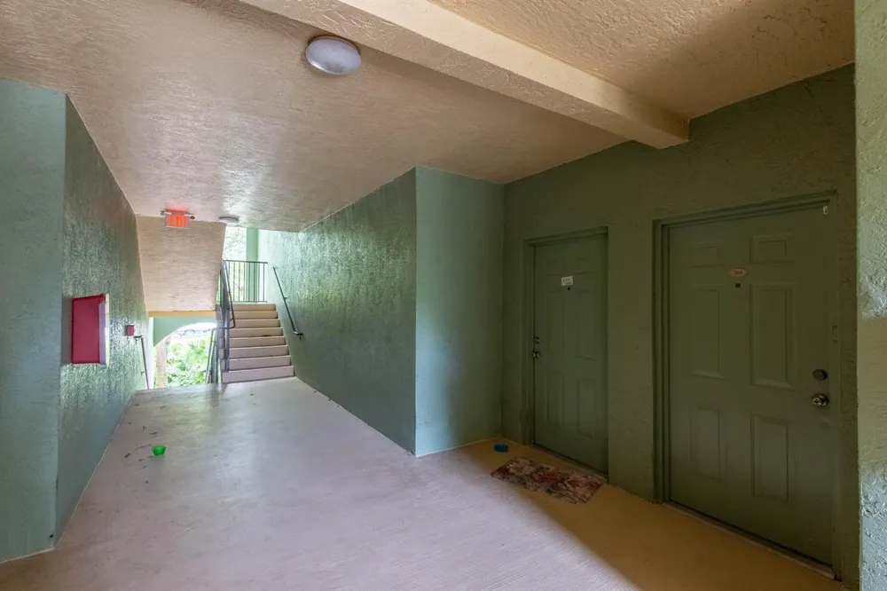 350 Crestwood Circle #203 Royal Palm Beach, FL 33411