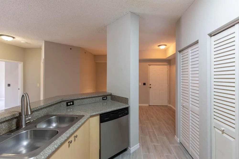 350 Crestwood Circle #203 Royal Palm Beach, FL 33411