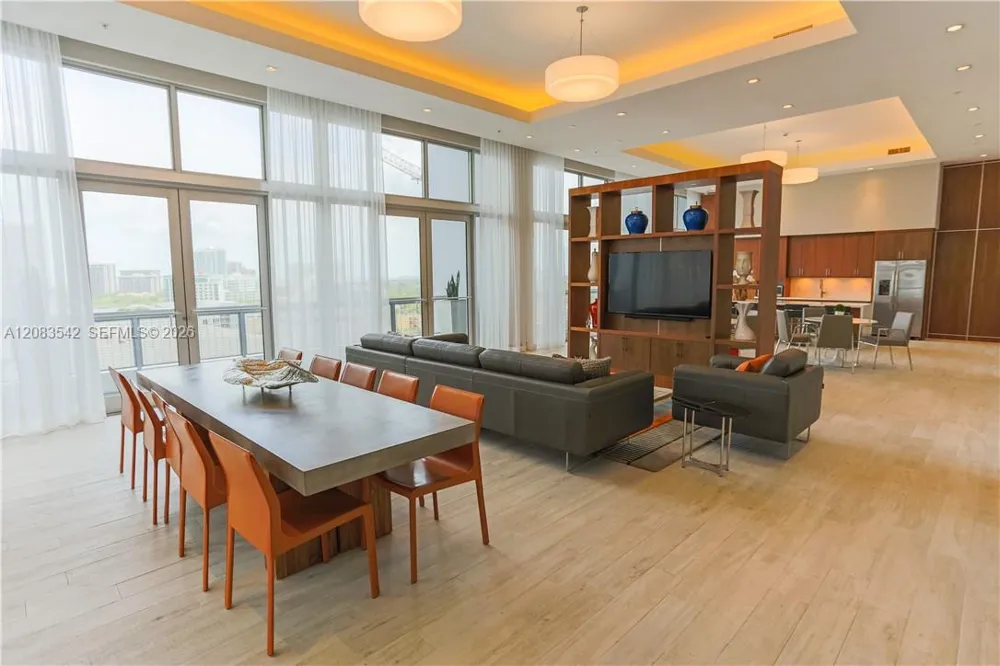 117 SW 10th Street #2005 Miami, FL 33130