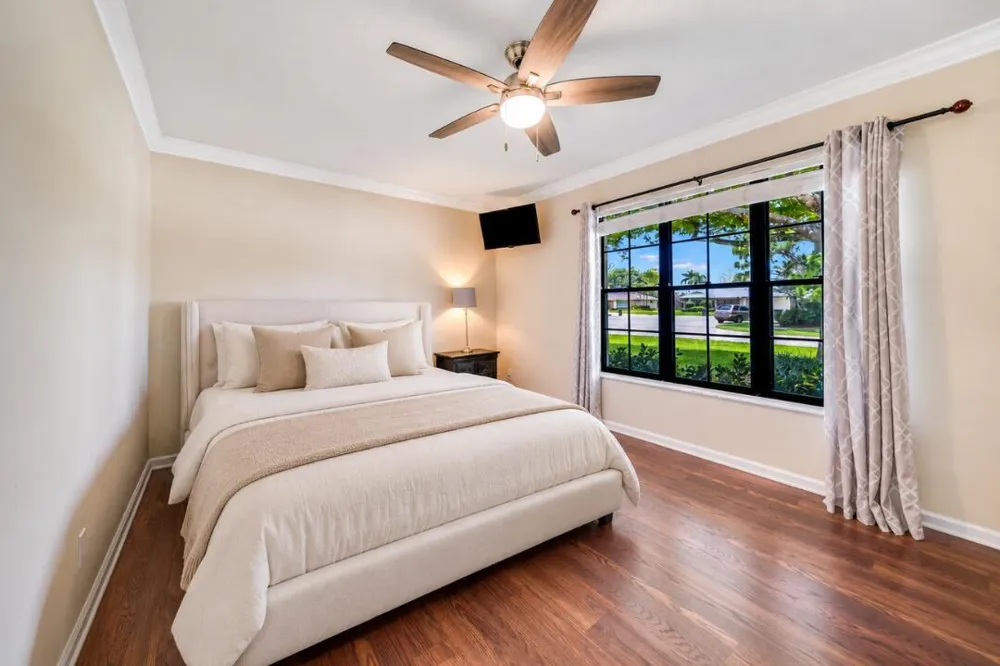 574 Juniper Place Wellington, FL 33414