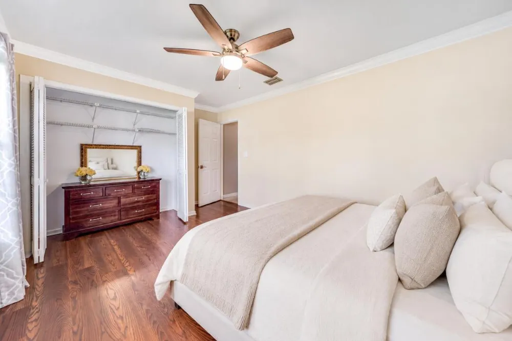 574 Juniper Place Wellington, FL 33414