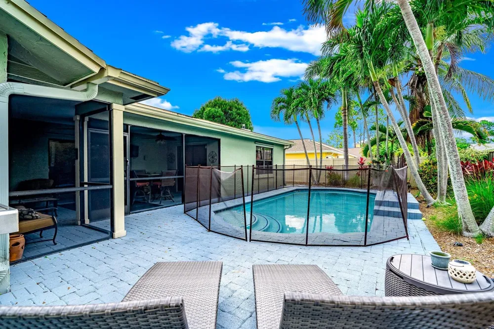 574 Juniper Place Wellington, FL 33414
