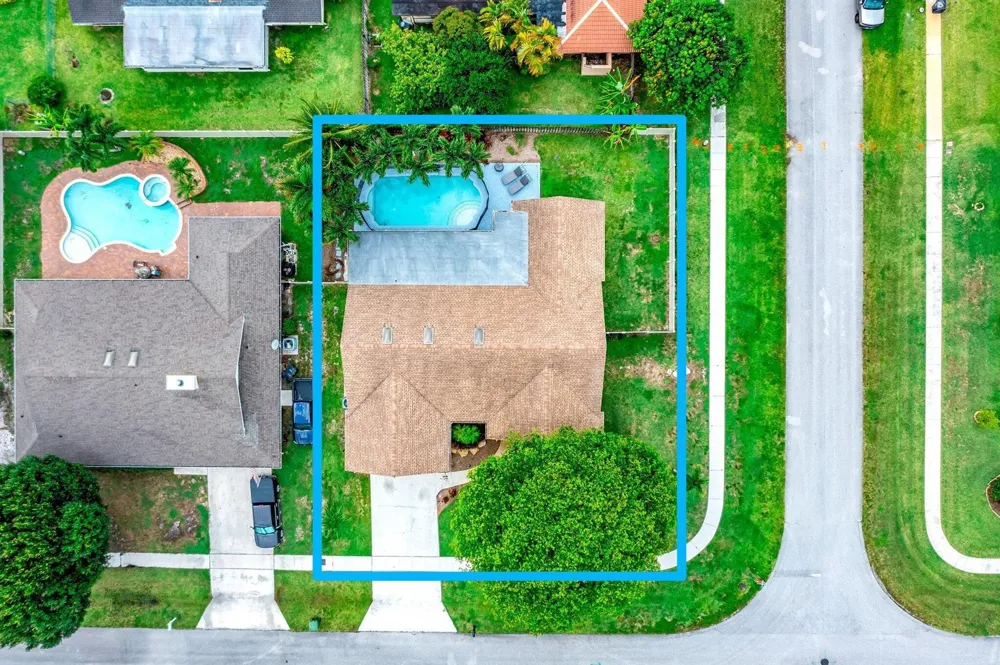 574 Juniper Place Wellington, FL 33414